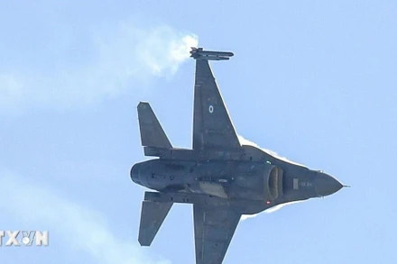 Máy bay chiến đấu F-16. (Ảnh: PAP/TTXVN)