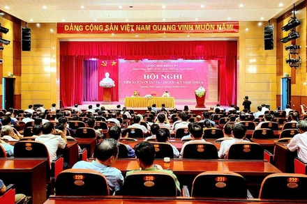 Quang cảnh buổi tiếp xúc.