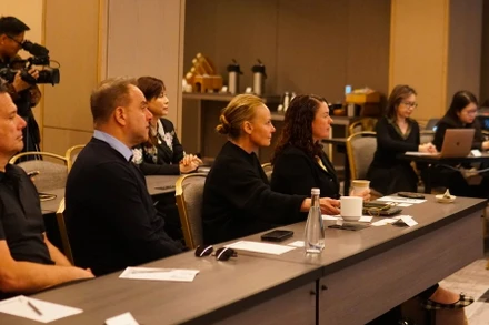 Bàn tròn “Hợp tác sản xuất phim Việt Nam- Hoa Kỳ” tại Los Angeles. (Ảnh: VFDA)