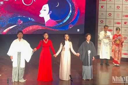 Các nghệ sĩ Việt Nam và Nhật Bản tham gia các vai chính của vở diễn.