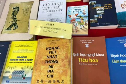 "Hoàng Việt nhất thống dư địa chí" - Sách giải A.