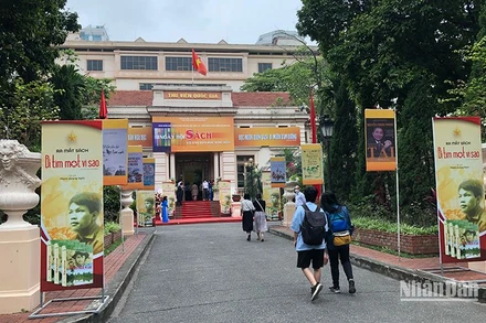 Liên hoan là ngày hội của những người làm công tác thư viện.