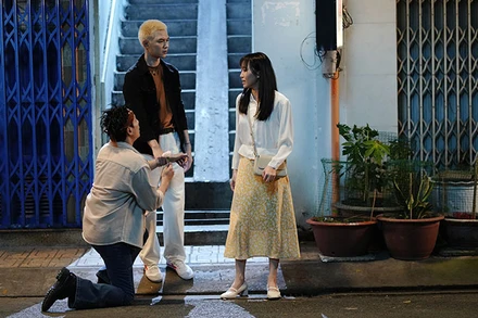 Một cảnh trong phim “Gặp Lại Chị Bầu”. (Ảnh: Đoàn làm phim)