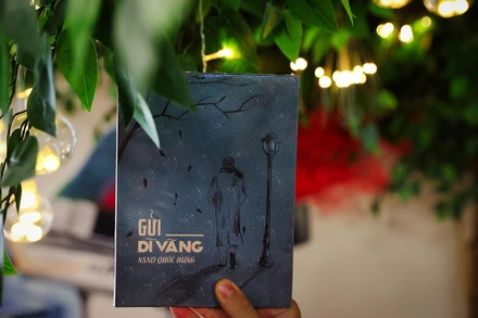 Album "Gửi dĩ vãng". (Ảnh: HÒA NGUYỄN)