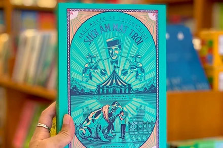 Cuốn "Sưởi ấm mặt trời". (Ảnh: Nhã Nam)