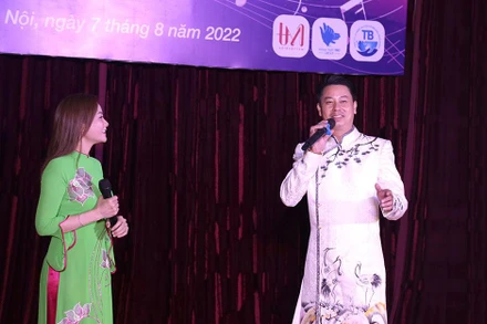 Các nghệ sĩ trình diễn trong chương trình. (Ảnh: Ban tổ chức)