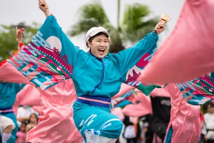 Múa Yosakoi. (Ảnh: Trung tâm Giao lưu Văn hóa Nhật Bản)