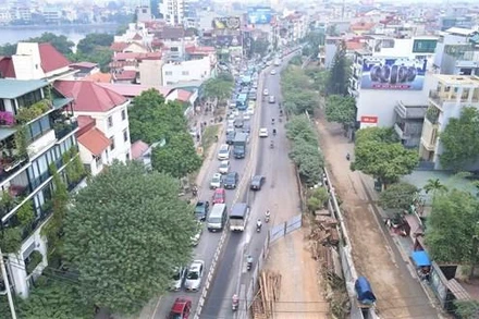 Thời gian gần đây, khu vực đường Âu Cơ-Xuân Diệu thường xuyên ùn tắc bởi việc thi công không bảo đảm giao thông.