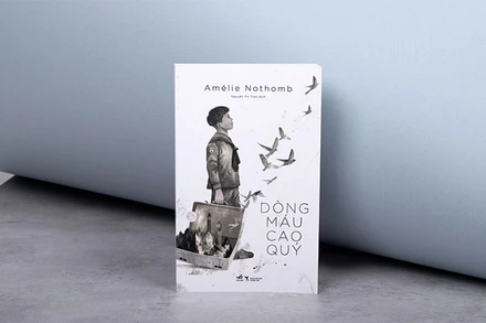 Tác phẩm “Dòng máu cao quý” của Amélie Nothomb. (Ảnh: NHÃ NAM)