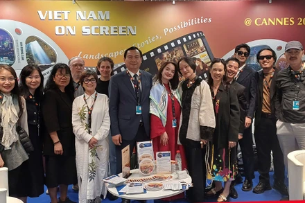 Gian hàng quảng bá điện ảnh Việt Nam tại Cannes. (Ảnh: Hiệp hội Xúc tiến phát triển điện ảnh Việt Nam)