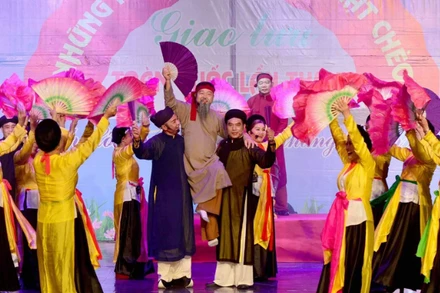 Một tiết mục trong chương trình giao lưu. (Ảnh: Ban tổ chức)