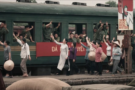 Cảnh trong phim "Mưa đỏ". (Ảnh: Galaxy Studio)