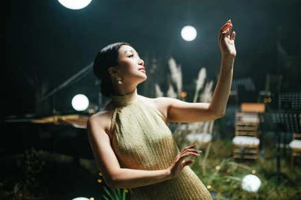 Ca sĩ Phạm Thu Hà tại trường quay Live Studio Session. (Ảnh: Ban tổ chức cung cấp)