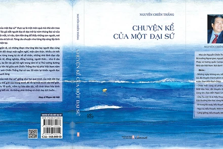 Bìa cuốn "Chuyện kể của một đại sứ". (Ảnh: Liên Việt Books)