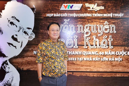 Nhà thơ Hồng Thanh Quang trong buổi họp báo về chương trình nghệ thuật. (Ảnh: Ban tổ chức chương trình cung cấp)