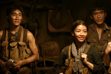 Cảnh trong phim "Địa đạo: Mặt trời trong bóng tối". (Ảnh: Galaxy)