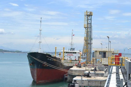 Công ty cổ phần Lọc hóa dầu Bình Sơn xuất bán tối đa sản phẩm nhằm đáp ứng nhu cầu xăng dầu trong nước.