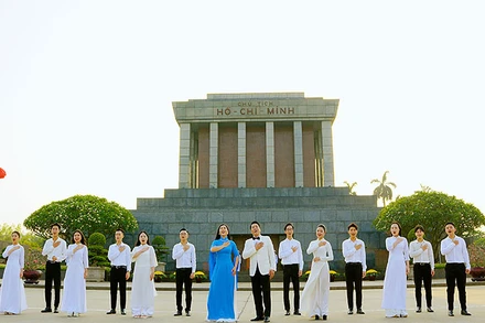 Cảnh trong MV "Người đi tìm hình của nước". (Ảnh: Nhạc sĩ cung cấp)