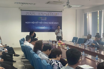 Ông Nguyễn Đức Long, Giám đốc Trung tâm ươm tạo và đào tạo công nghệ cao phát biểu tại sự kiện.