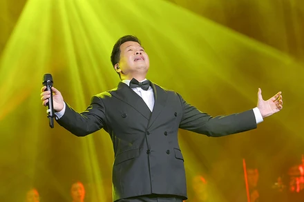 NSƯT Đăng Dương thăng hoa trong đêm nhạc của mình. (Ảnh: Ban tổ chức)