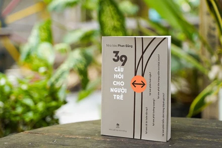 Cuốn “39 cuộc đối thoại cho người trẻ”. (Ảnh: Nhà xuất bản Kim Đồng)