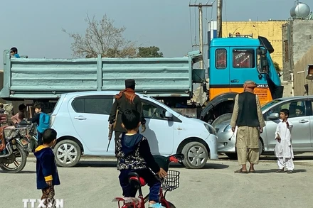 Hiện trường một vụ đánh bom liều chết tại Afghanistan, ngày 21/3/2024. (Ảnh: AFP/TTXVN)