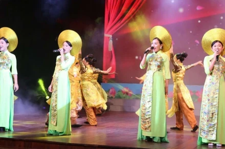 Một tiết mục nghệ thuật biểu diễn tại Lễ bế mạc Liên hoan. (Ảnh: Cục Nghệ thuật biểu diễn)