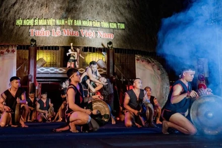 Vở múa "SESAN" thấm đẫm sắc màu văn hóa Tây Nguyên. (Ảnh: Ban tổ chức)