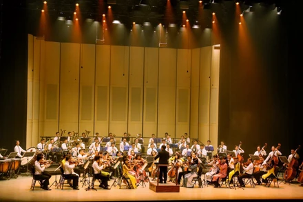 Chương trình "Sóng nhạc Hồ Gươm xanh" chào mừng Ngày Âm nhạc Việt Nam. (Ảnh: Tuấn Đức)