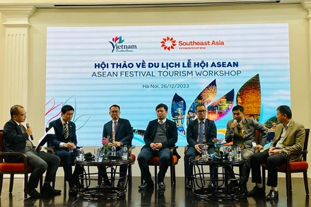 Các đại biểu tham gia phiên thảo luận về du lịch lễ hội ASEAN.