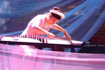 Một tiết mục nghệ thuật biểu diễn tại Lễ bế mạc Liên hoan. (Ảnh: Cục Nghệ thuật biểu diễn)