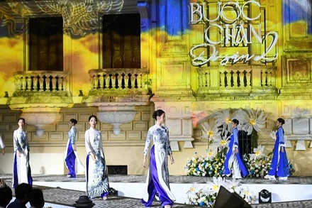 "Bước chân di sản 2" hướng đến tôn vinh vẻ đẹp di sản văn hóa Việt Nam qua thời trang. (Ảnh: Thiên Hùng)
