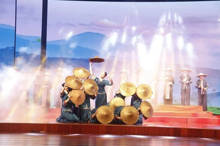 Tiết mục nghệ thuật chào mừng Liên hoan. (Ảnh: Ban tổ chức)