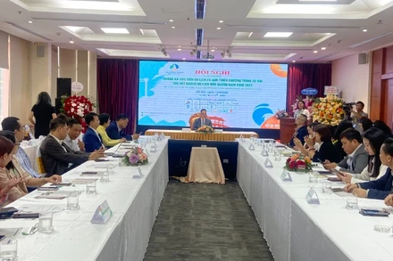 Các đại biểu tham dự hội nghị.