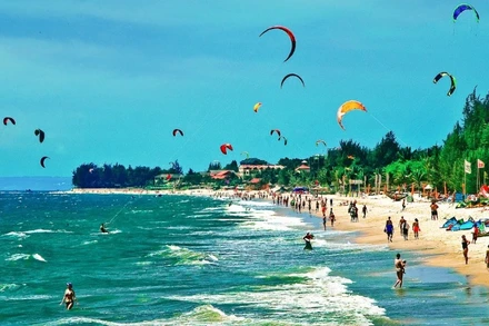 Các điểm đến ven biển được nhiều du khách lựa chọn trong dịp nghỉ lễ 30/4,1/5. (Ảnh: Sở Văn hóa, Thể thao và Du lịch Bình Thuận)