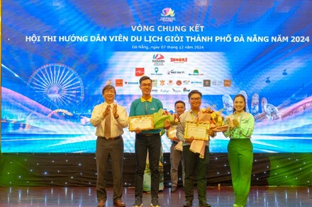 Hai thí sinh đạt giải nhất cuộc thi.