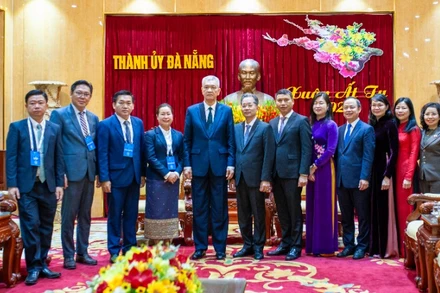 Đoàn công tác thủ đô Vientiane (Lào).