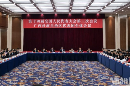 Toàn cảnh phiên thảo luận mở của Đoàn đại biểu Nhân đại toàn quốc (Quốc hội) Khu tự trị dân tộc Choang Quảng Tây, Trung Quốc.