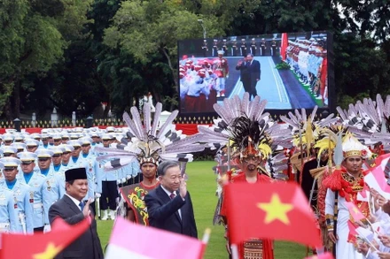 Tổng thống Indonesia Prabowo Subianto chủ trì Lễ đón Tổng Bí thư Tô Lâm tại Phủ Tổng thống ở Thủ đô Jakarta. (Ảnh: Thống Nhất/TTXVN)