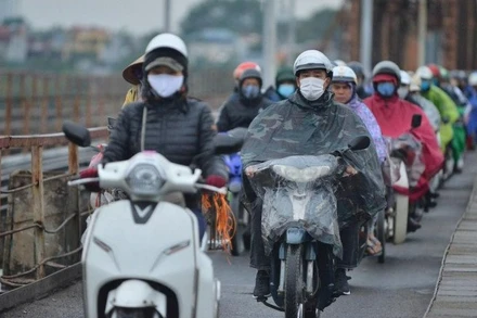 Khu vực Hà Nội có lúc có mưa, trời rét, nhiệt độ thấp nhất 13-15 độ C. (Ảnh minh họa)