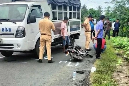 Hiện trường vụ tai nạn giao thông khiến cháu Nguyễn Ngọc Bảo Trân tử vong. (Ảnh: Báo CAND)