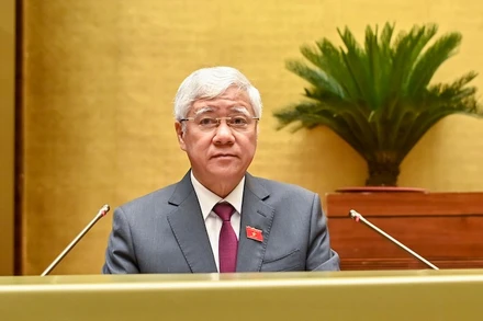 Chủ tịch Ủy ban Trung ương Mặt trận Tổ quốc Việt Nam Đỗ Văn Chiến trình bày báo cáo tổng hợp ý kiến, kiến nghị của cử tri và nhân dân gửi đến Kỳ họp thứ 9, Quốc hội khóa XV. (Ảnh: NHÂN DÂN)