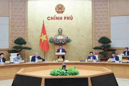 Thủ tướng Phạm Minh Chính chủ trì Phiên họp Chính phủ chuyên đề về xây dựng pháp luật tháng 4 năm 2025. Ảnh: NHẬT BẮC.