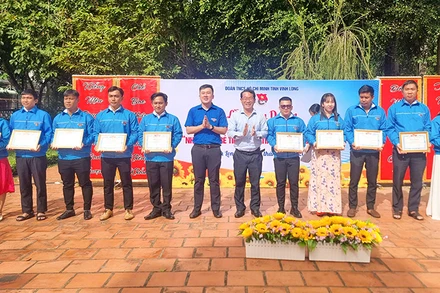 Các nhà giáo trẻ tiêu biểu năm 2024 được tuyên dương.