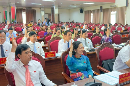 Đại biểu thống nhất cao tại kỳ họp. 