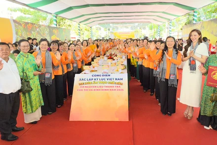 135 món ăn từ trái thanh trà Bình Minh, tỉnh Vĩnh Long được xác lập kỷ lục. 