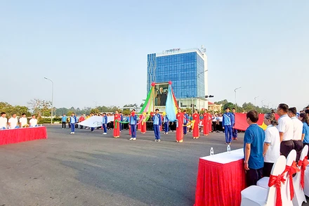 Quang cảnh buổi lễ phát động.