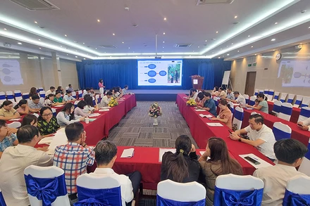 Đại biểu các tỉnh, thành phố phía nam tham gia tập huấn về công tác bảo vệ trẻ em. 