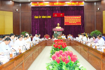Quang cảnh buổi làm việc. 
