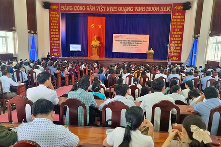 Quang cảnh chương trình tập huấn sáng 26/11. 